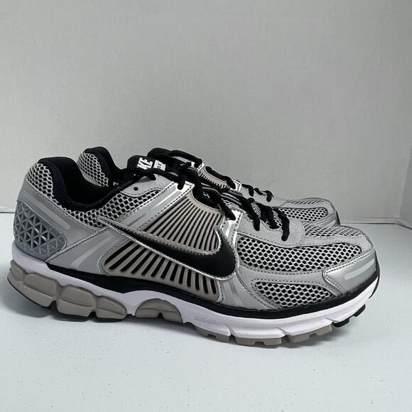 Nike Air Zoom Vomero 5 College Grey FJ4151 007 Size 11 Mesh Runner Workout Shoe